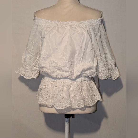 Women's CHANCE Blouse. Sz. Medium. NWT. White - Picture 1 of 5